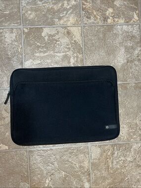 HP Black Zippered laptop computer  Sleeve with Front Pocket